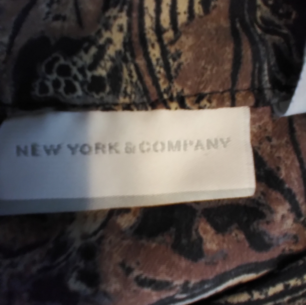 New York & Co Elegant Paisley Women's Top Ruffled Size S. Office Workwear Trip - Picture 9 of 11